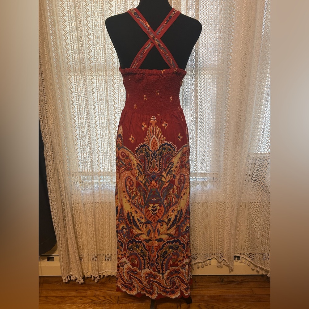 Elegant Red Paisley Maxi Dress - Picture 5 of 8